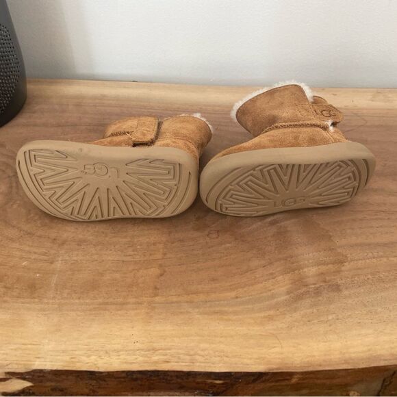 UGG Boots Kids Keelan Boot Chestnut size 2/3 - Picture 7 of 9